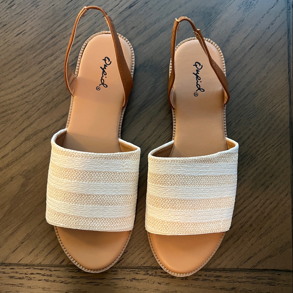 Desmond Beige Knit Woven Slingback Sandals Size 8 NWOT Qupid